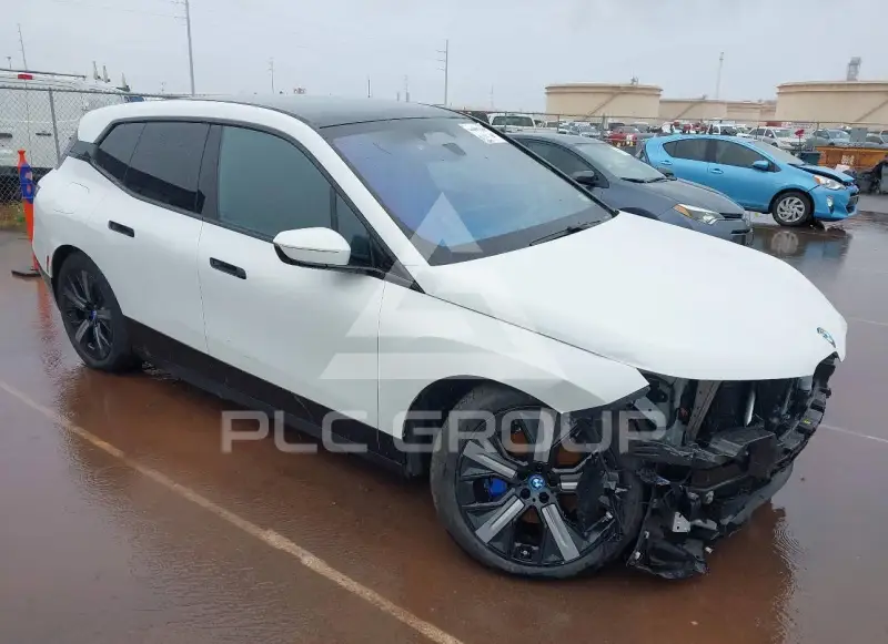 2025 BMW iX photo