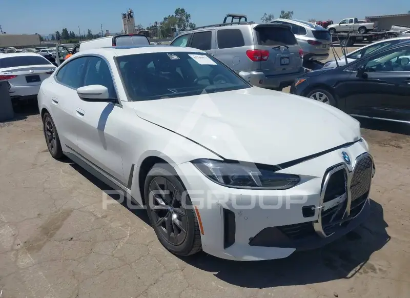 2025 BMW I4 фото
