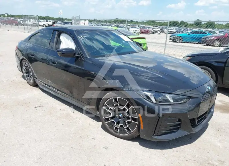 2025 BMW I4 фото
