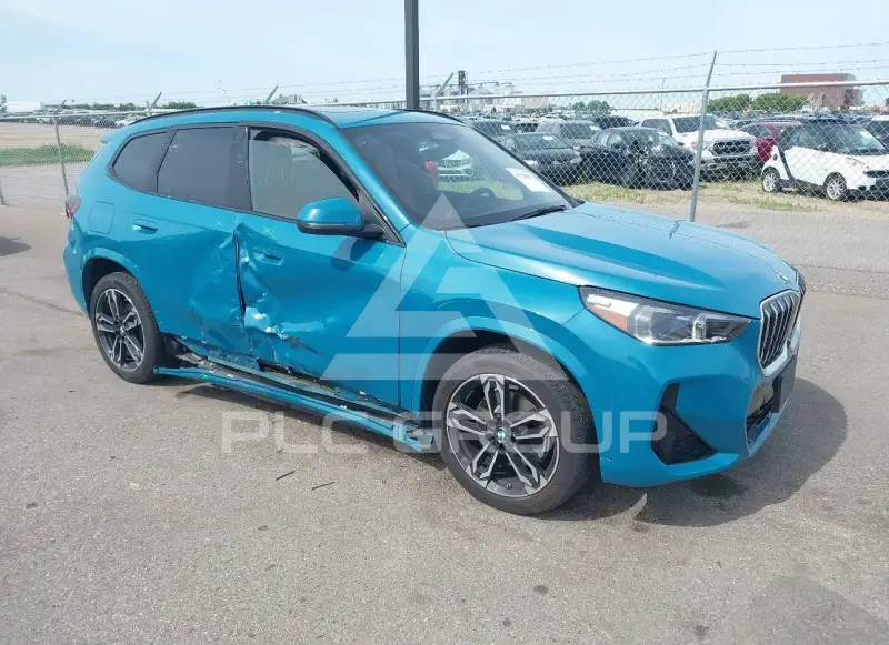 2025 BMW X1 фото