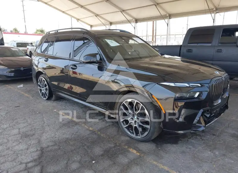 2025 BMW X7 фото