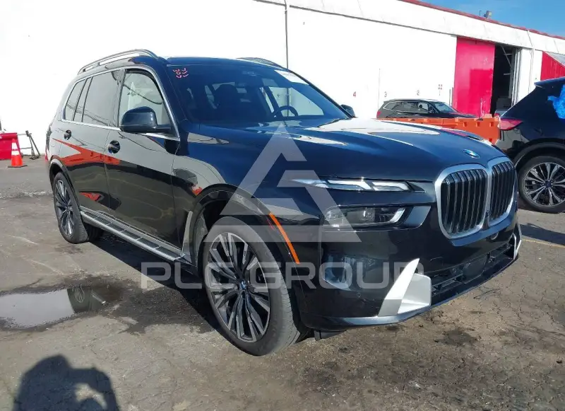 2025 BMW X7 фото