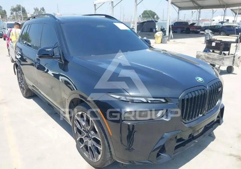 2025 BMW X7 фото
