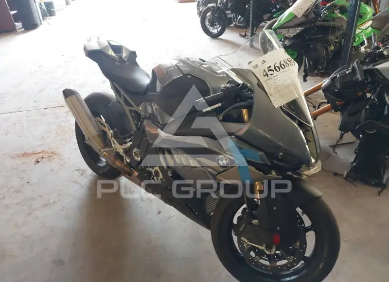 2025 BMW S1000 фото