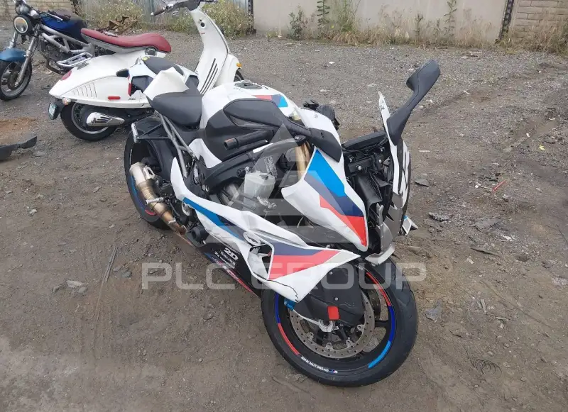2025 BMW S1000 photo