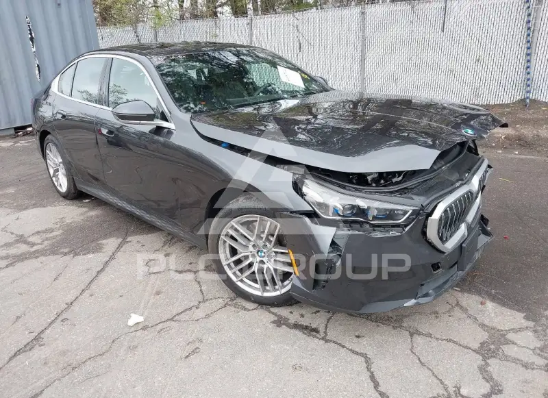2025 BMW 530 фото