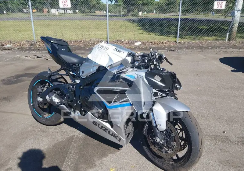 2025 Suzuki GSX photo
