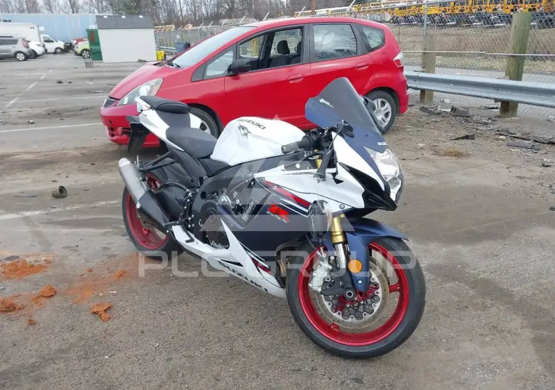 2025 Suzuki GSX-R750 фото