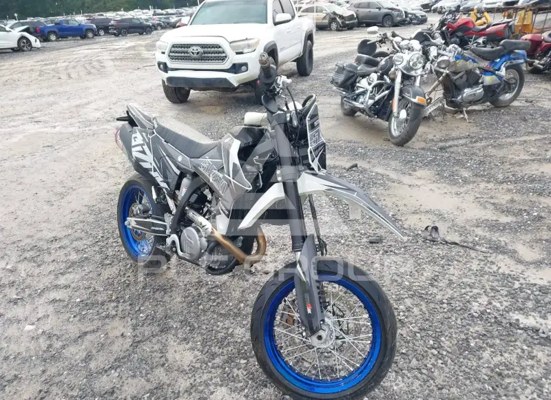 2025 Suzuki DR-Z400 фото
