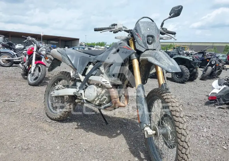 2025 Suzuki DR-Z400 photo