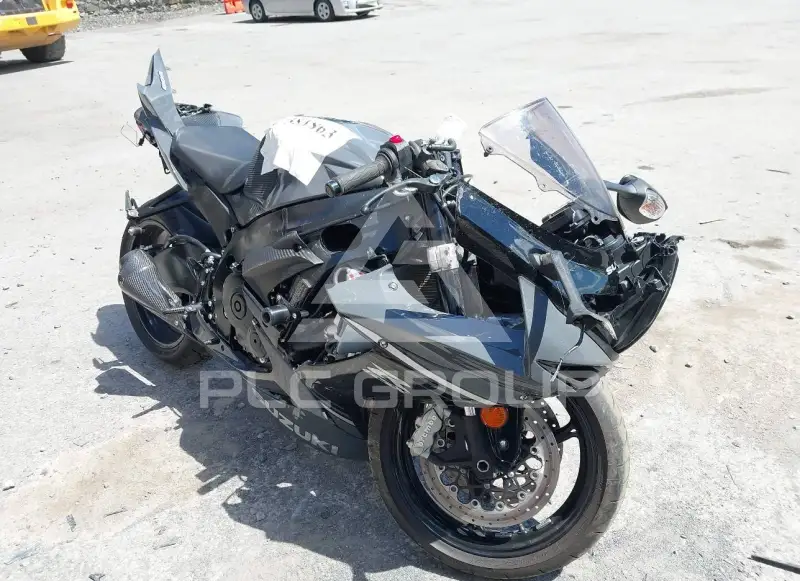 2025 Suzuki GSX-R600 фото