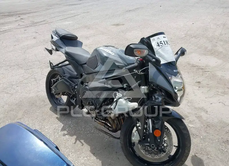 2025 Suzuki GSX-R600 фото