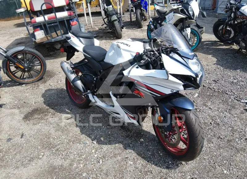 2025 Suzuki GSX-R600 фото