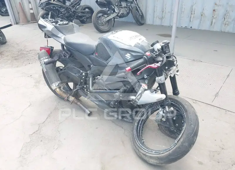 2025 Suzuki GSX-R600 фото