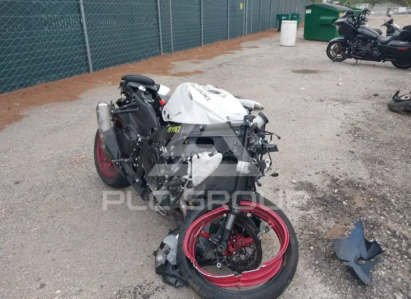 2025 Suzuki GSX-R600 фото