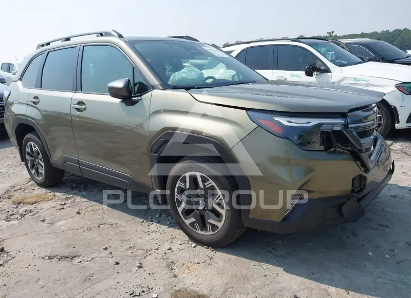 2025 Subaru Forester photo