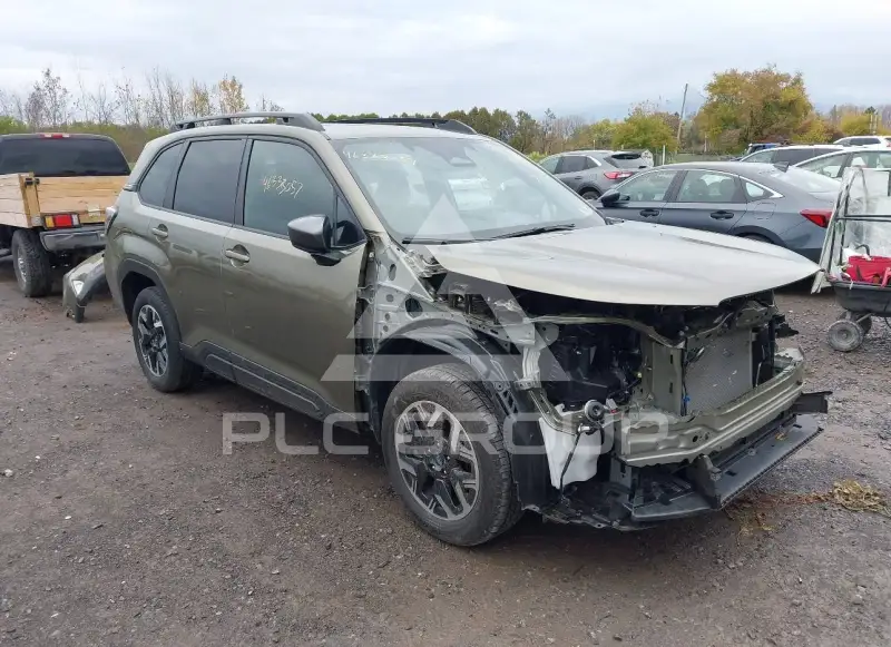 2025 Subaru Forester photo