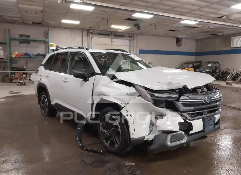2025 Subaru Forester фото