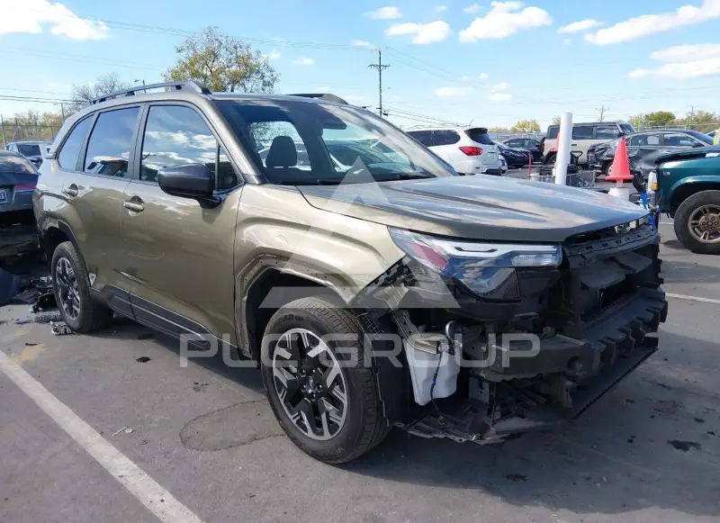 2025 Subaru Forester photo