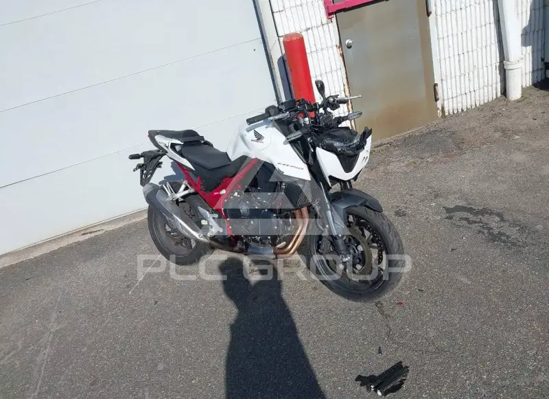 2025 Honda CB750 фото