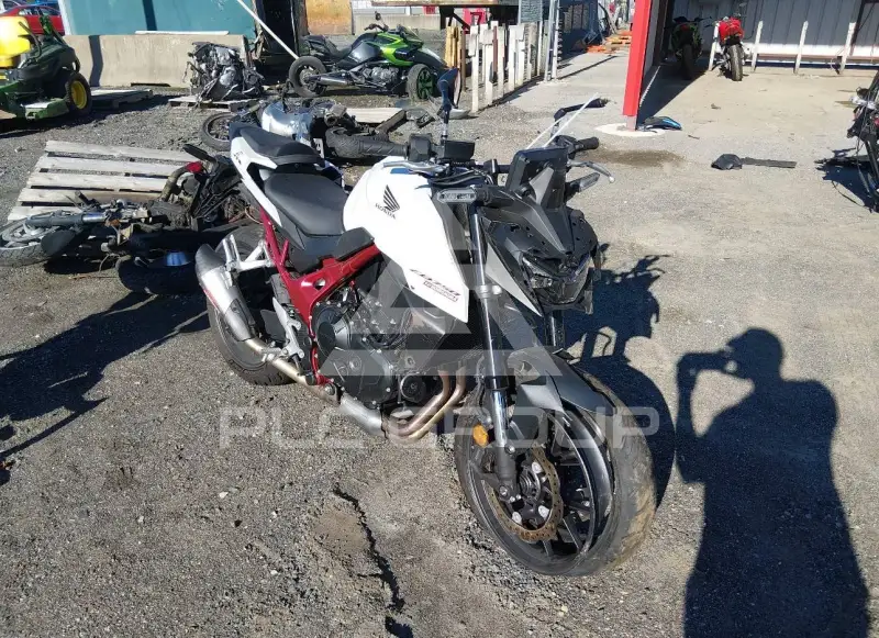 2025 Honda CB750 фото