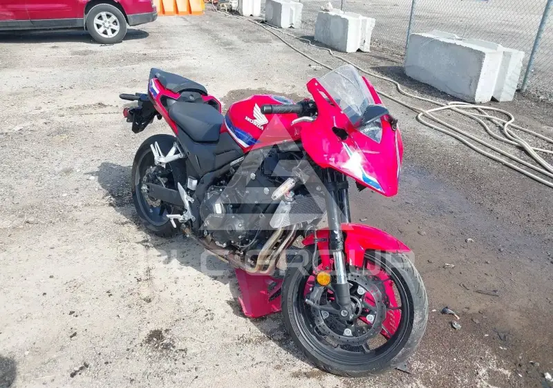 2025 Honda CBR500 фото