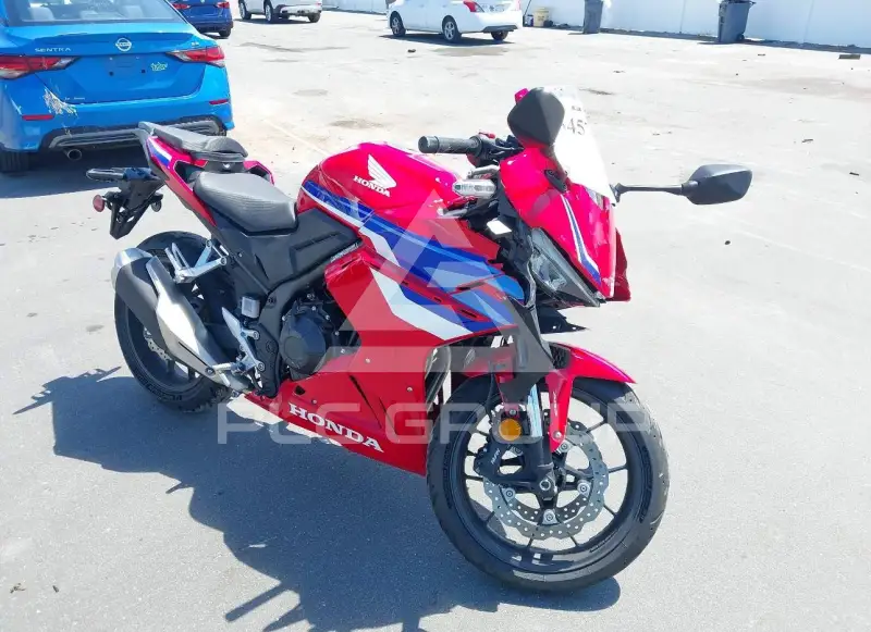 2025 Honda CBR500 фото