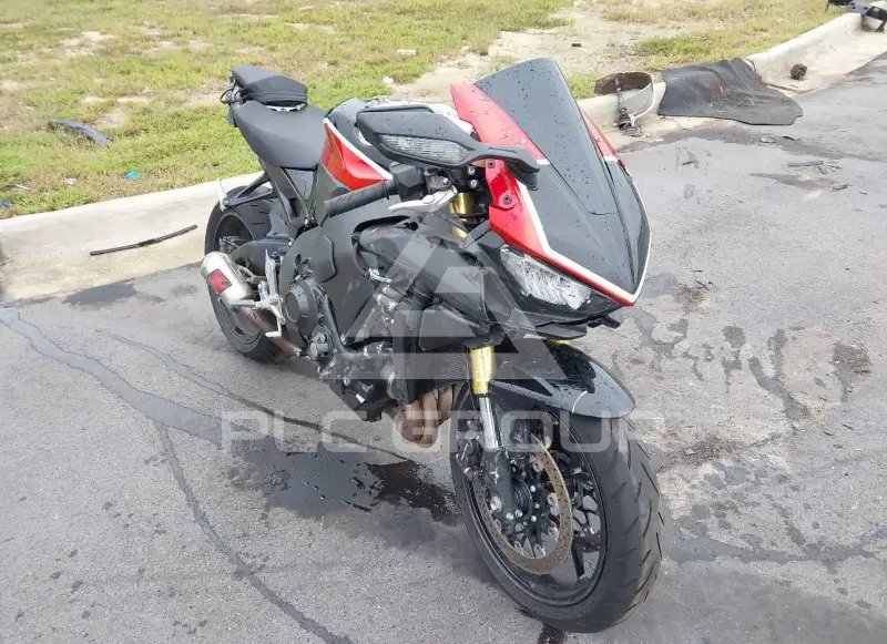 2025 Honda CBR1000 photo