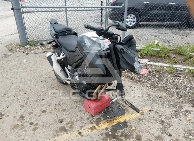 2025 Honda CB500 photo