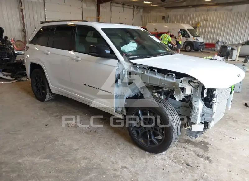 2025 Jeep Grand Cherokee photo