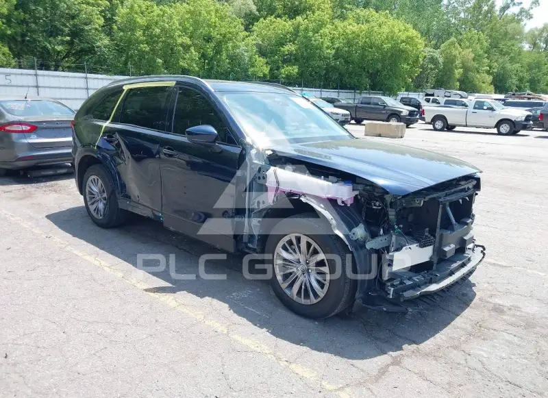 2025 Mazda CX-90 photo