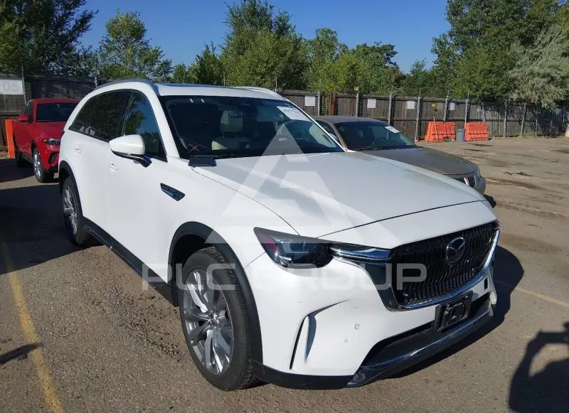 2025 Mazda CX-90 photo