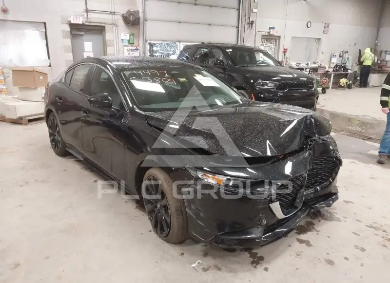2025 Mazda 3 photo