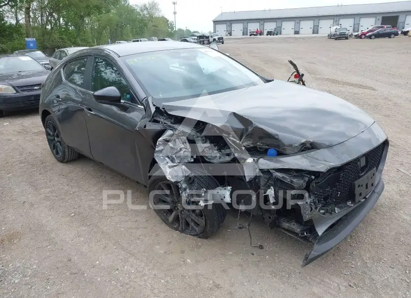 2025 Mazda 3 photo