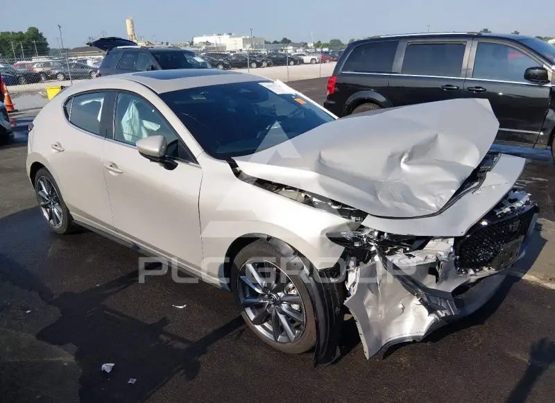 2025 Mazda 3 photo