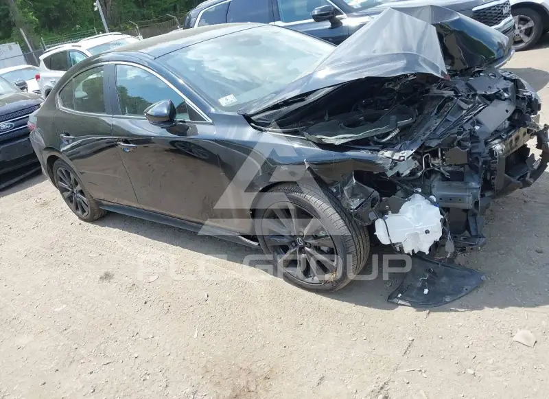 2025 Mazda 3 photo