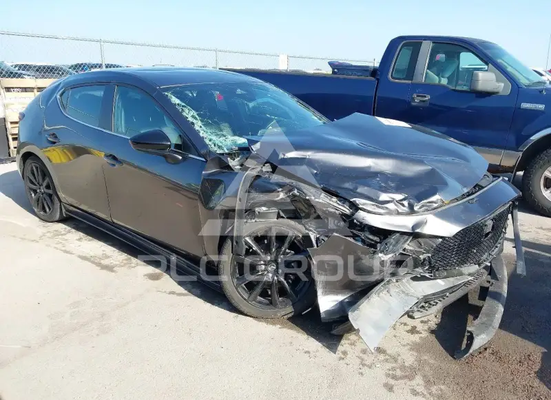 2025 Mazda 3 photo