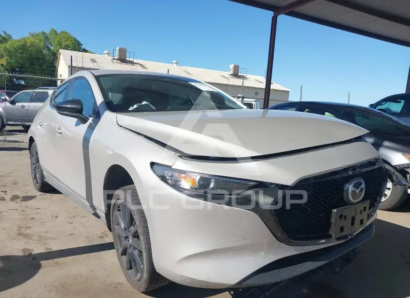 2025 Mazda 3 photo