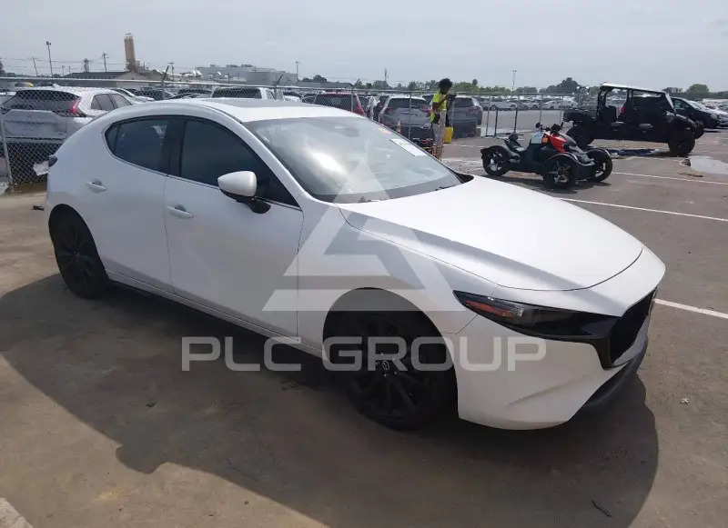 2025 Mazda 3 photo
