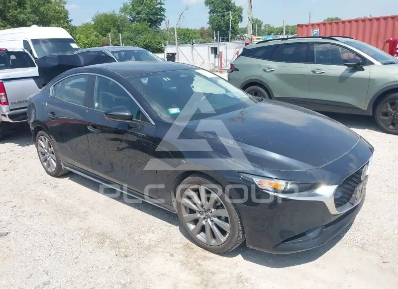 2025 Mazda 3 photo