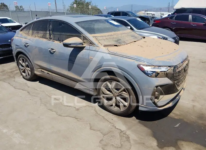 2025 Audi Q4 фото