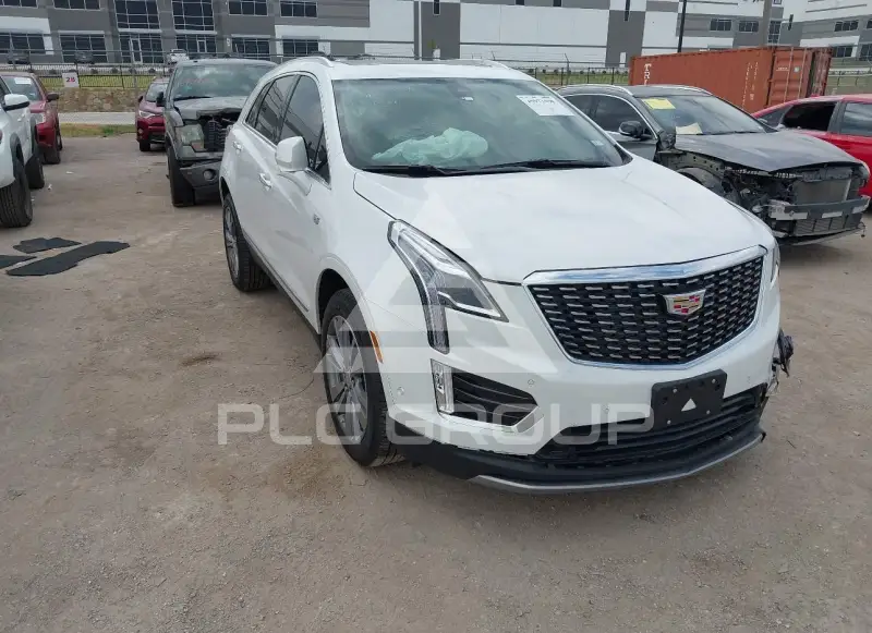2025 Cadillac XT5 photo