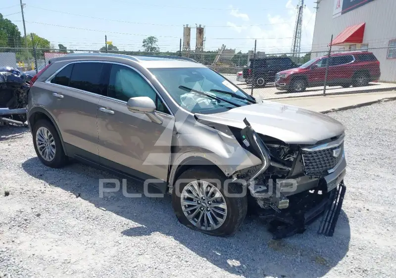 2025 Cadillac XT4 фото