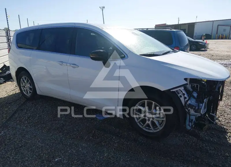 2025 Chrysler VOYAGER фото