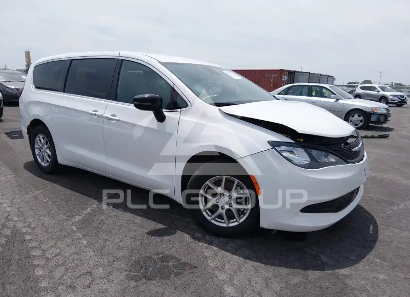 2025 Chrysler VOYAGER фото