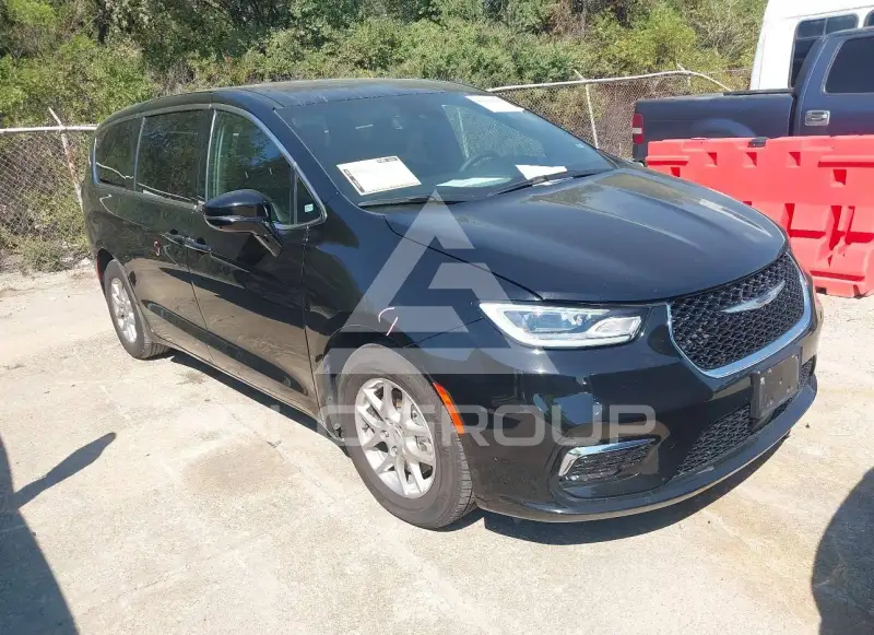 2025 Chrysler PACIFICA photo