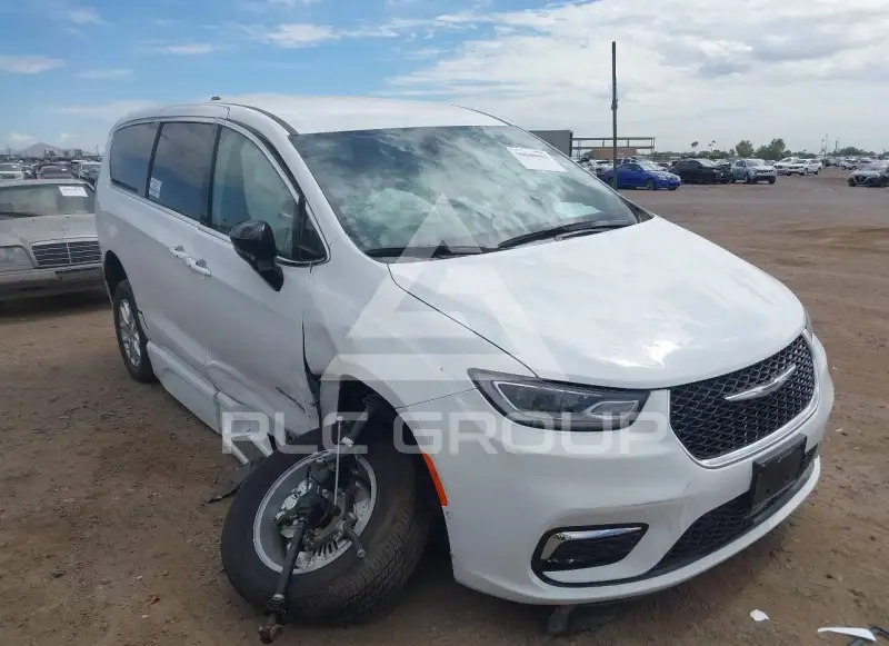 2025 Chrysler PACIFICA photo