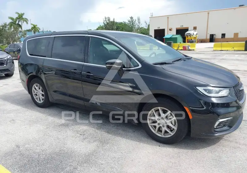 2025 Chrysler PACIFICA photo