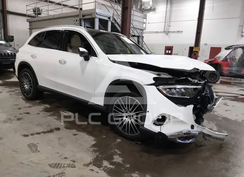 2025 Mercedes Benz GLC 300 фото