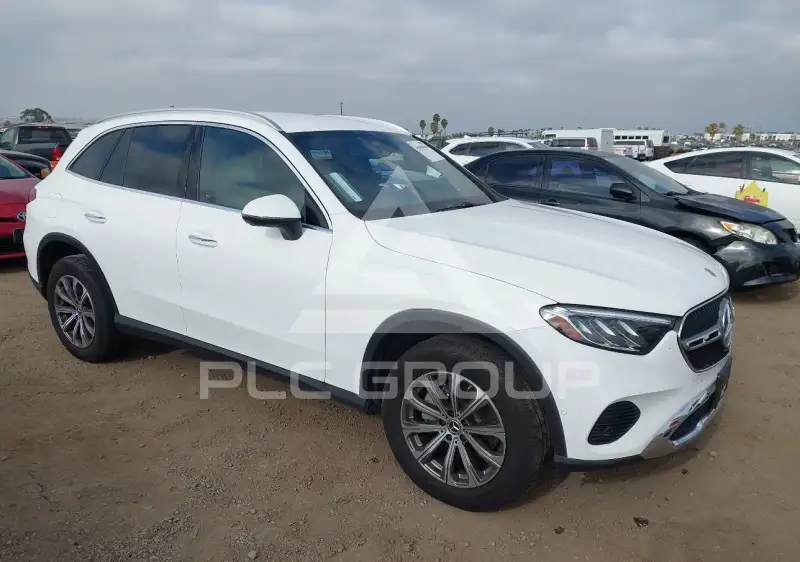 2025 Mercedes Benz GLC 300 photo